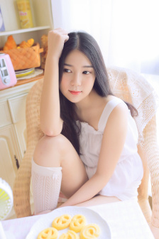 善良漂亮的女老板中字